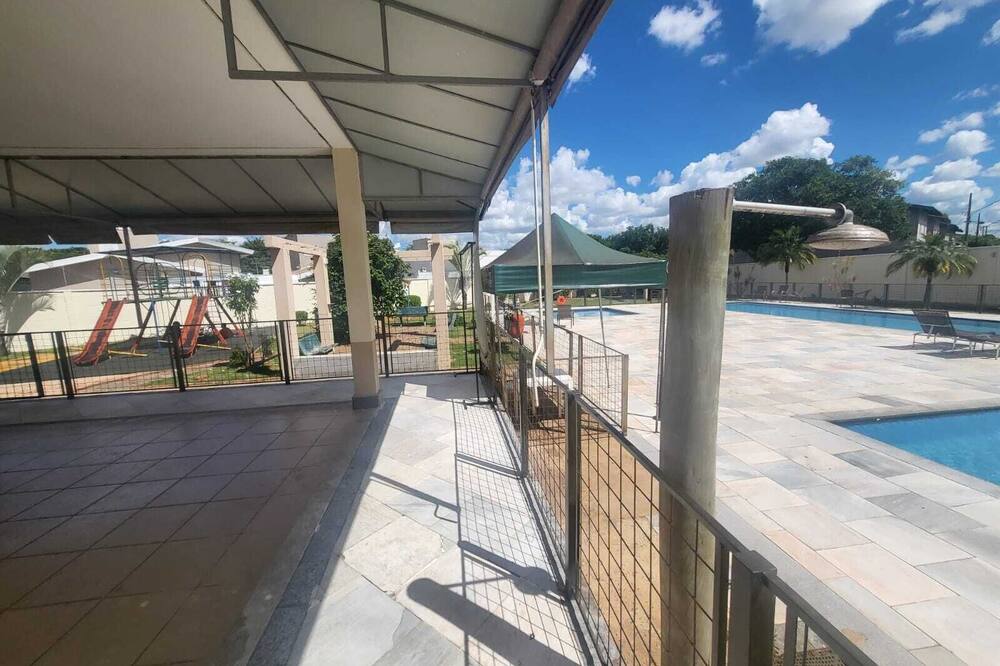 Térreo, Completo, Seguro, Academia e Piscina. Aceita Pets. Espaço Para Trabalho