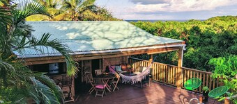 Kabane Tropical du Helleux: beach and surf just 200m away