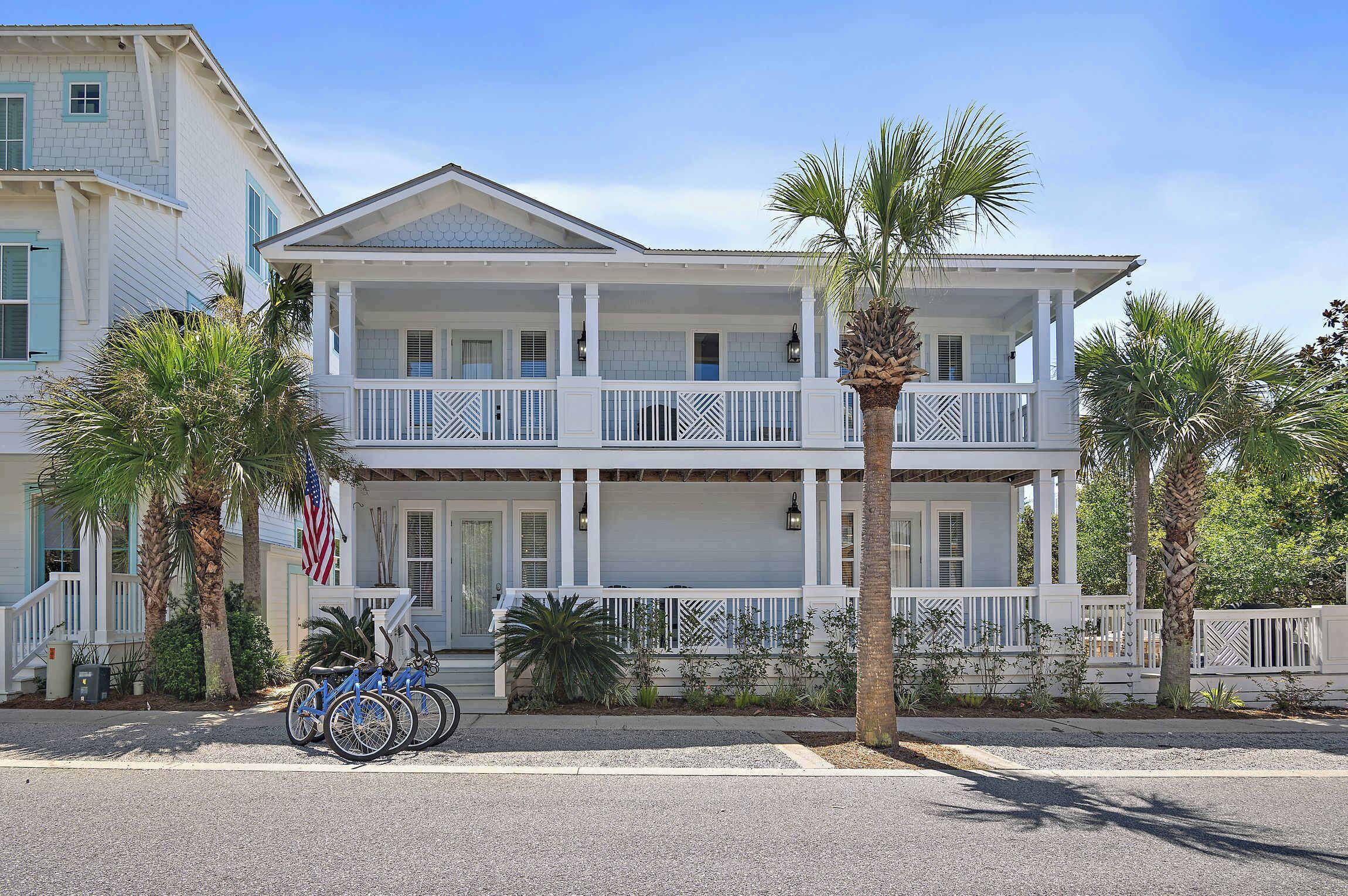Largest Pool on 30A! Shuttle to Beach, 4 Bikes! Corner Lot! - Casa Blue 30A