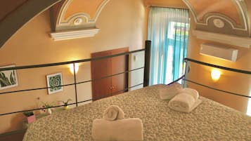 1 bedroom, iron/ironing board, travel crib, WiFi