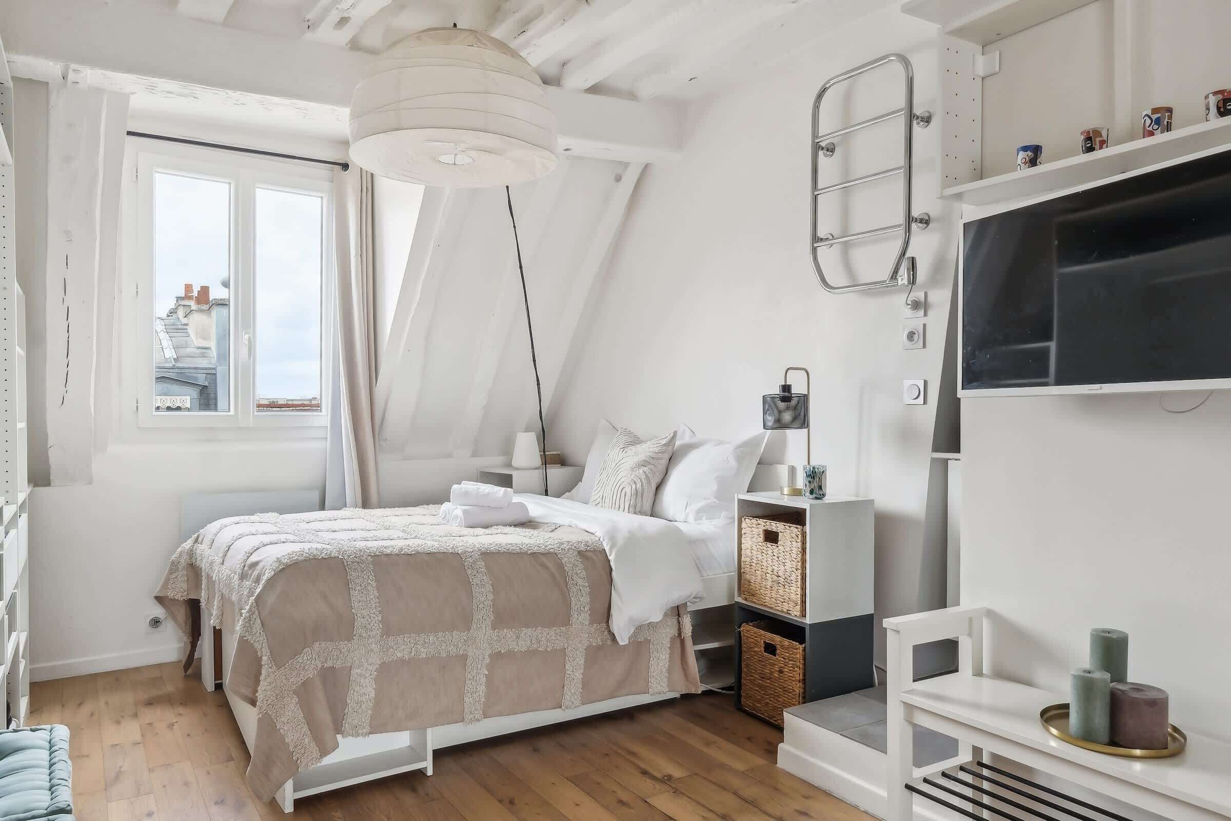 1 bedroom, desk, iron/ironing board, travel cot