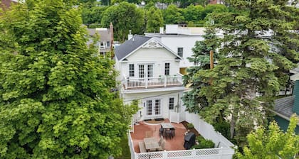 La Maison on Main with views of the Harbor Point and a Private Courtyard!