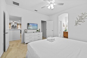 7 soveværelser, skrivebord, strygejern/strygebræt, weekendseng