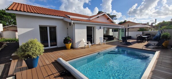 Outdoor pool - Villa class 4* O'PhildesFlo SPA et Piscine les Abatilles, 8 pers. (Arcachon)