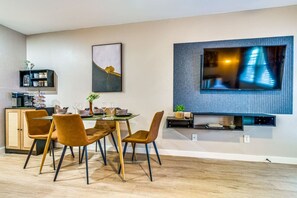 Dining - Cozy Studio in ATX - Sleeps 3  (Austin)