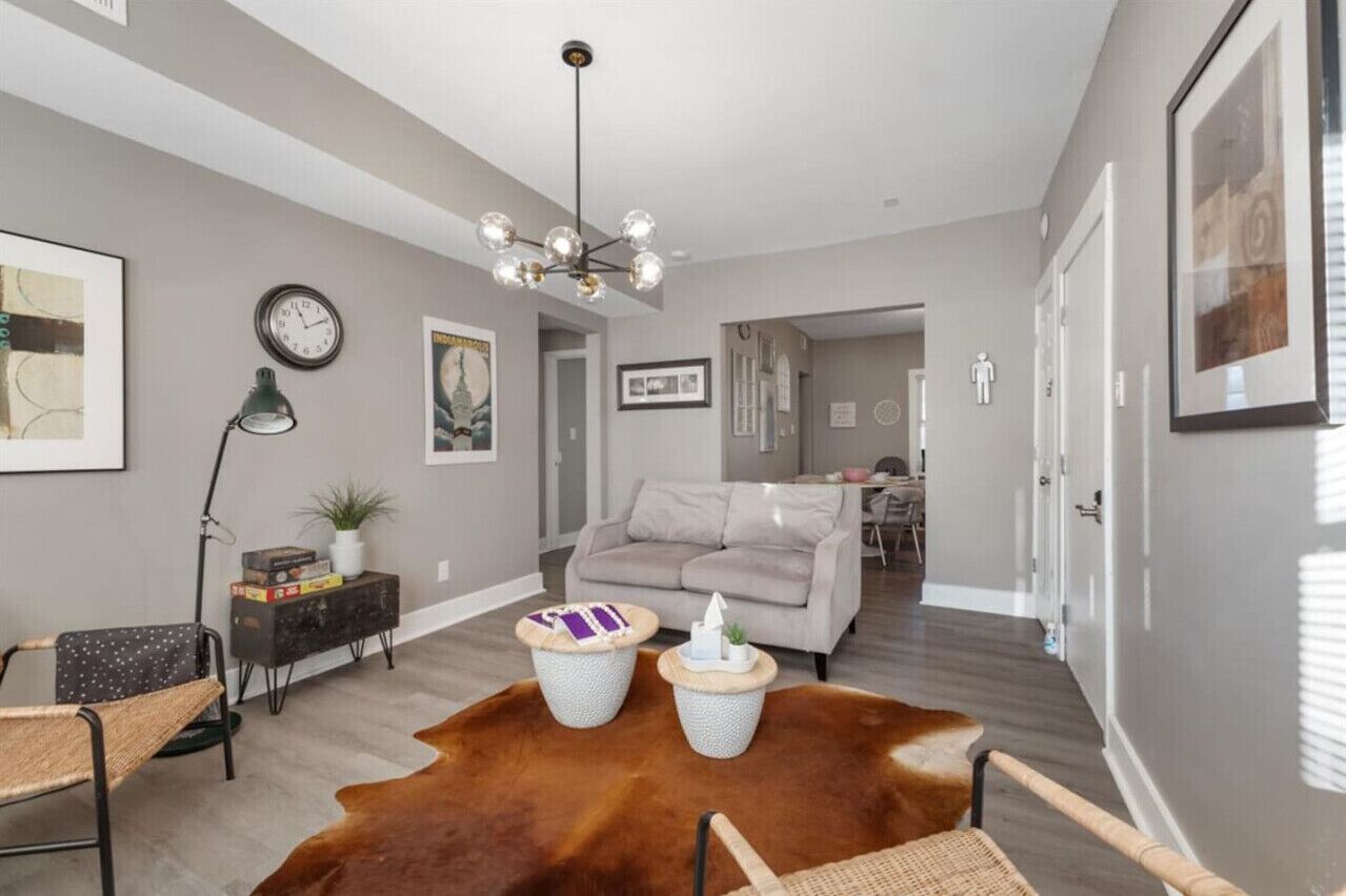 Convenient 2BR Near Convention & Hospitals