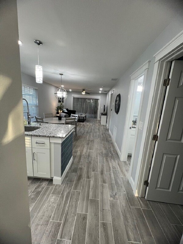 Interior - Quiet Downtown Sarasota Condo minutes from Siesta Key. (Sarasota)