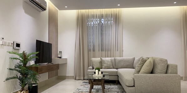 设计公寓, 3 间卧室 | 起居区 | 平板电视