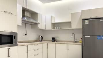 Design Apartment, 3 Bedrooms | Private kitchen | Electric kettle