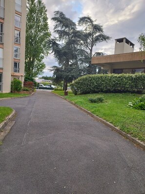 Property grounds - Masar Comfort (Villejuif)