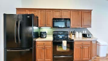 Condo, 5 habitaciones | Cocina privada | Refrigerador, horno, cafetera y tetera y tostadora