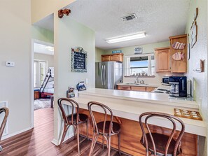 House, 3 Bedrooms | Private kitchen | Fridge, oven, stovetop, coffee/tea maker - Tejas Angler Retreat Ap1132 3 Bedroom Home by RedAwning (Aransas Pass)