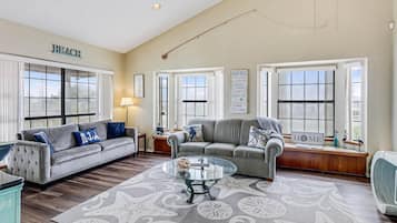 Maison, 3 chambres | Coin séjour