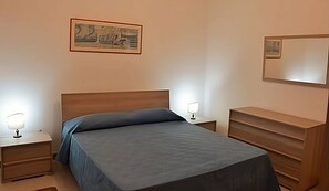 2 bedrooms, iron/ironing board, travel cot, free WiFi