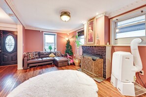 Interior - Welcoming Glen Cove Home ~ 1 Mi to Public Beach! (Glen Cove)
