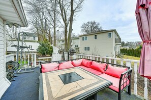 Interior - Welcoming Glen Cove Home ~ 1 Mi to Public Beach! (Glen Cove)