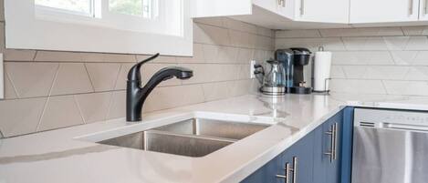 Refrigerador, horno, placa de cocina, lavavajillas