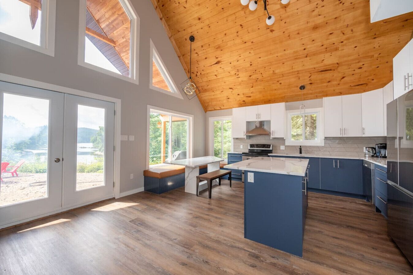 Réfrigérateur, four, plaque de cuisson, lave-vaisselle