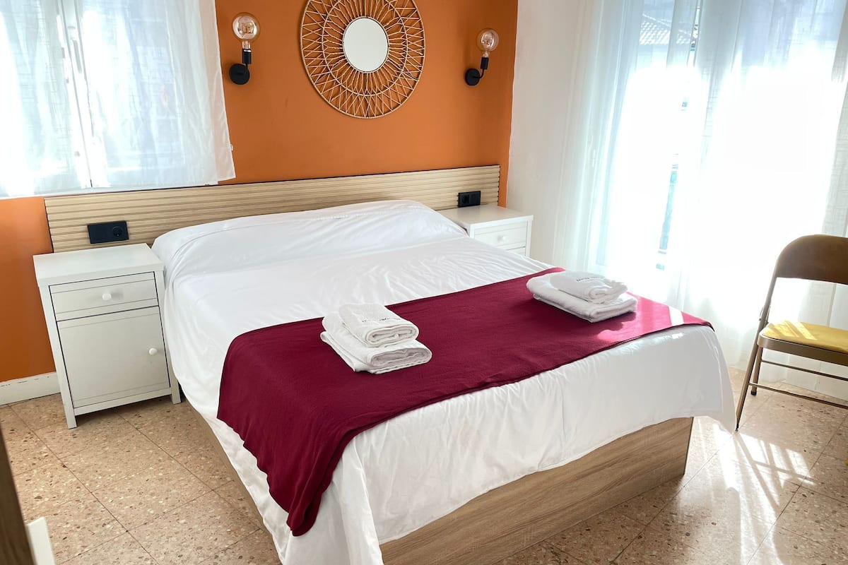Deluxe studio, balkon, uitzicht op stad | 1 slaapkamer, luxe beddengoed, donzen dekbedden, individueel gedecoreerd