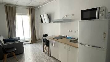 Standard Studio | Private kitchen | Shared fridge, microwave