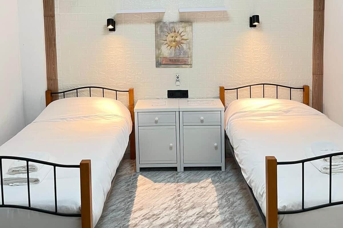 Economy Twin kamer, 1 slaapkamer | 1 slaapkamer, luxe beddengoed, donzen dekbedden, individueel gedecoreerd