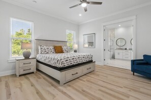 5 soverom, strykejern/-brett, reiseseng for barn og wi-fi (inkludert)