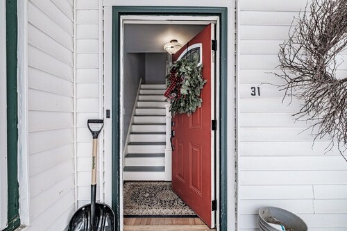 Cozy One Bedroom Apartment Minutes From Sunday River!