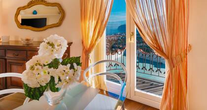 AMORE RENTALS - Villa Grazielluccia with Sea View and Swimming Pool