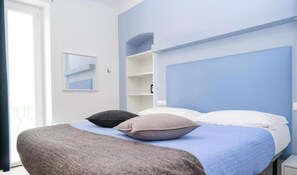 1 kamar tidur dan didekorasi berbeda-beda