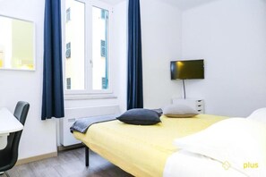 1 kamar tidur dan didekorasi berbeda-beda