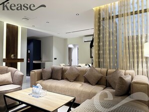 Appartement Design, 2 chambres | Coin séjour | Télévision à écran plat