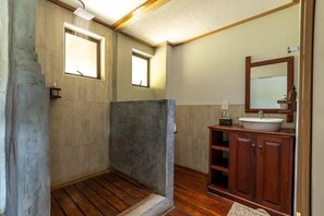 Standard Room, Balcony | Bathroom | Toilet paper - Chobe Mopani Forest Lodge & Camp site (Kasane)