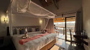 Standard Oda, Balkon | Masa, dizüstü bilgisayar çalışma alanı, çarşaf takımı