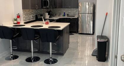 Beautiful home near WhiteSox Stadium and Downtown Chicago.