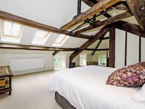 4 habitaciones, wifi gratis y ropa de cama