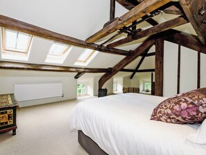 4 bedrooms, free WiFi, bed sheets