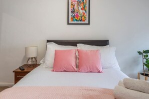 1 غرفة نوم ومكتب ومكواة/لوح كي وواي فاي