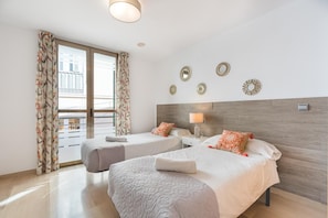 3 bedrooms, iron/ironing board, WiFi, bed sheets