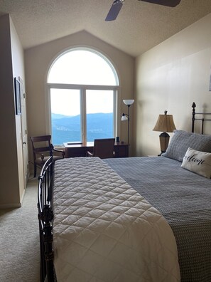 2 soverom, strykejern/-brett, wi-fi og sengetøy