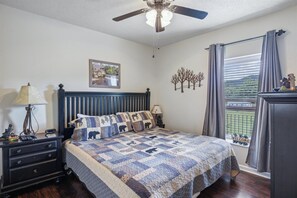 2 chambres, fer et planche à repasser, Wi-Fi gratuit, draps fournis