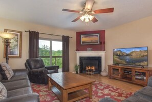 Smart-TV, Kamin, DVD-Player