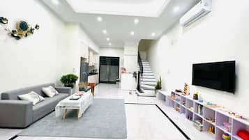 Deluxe Room | Living area