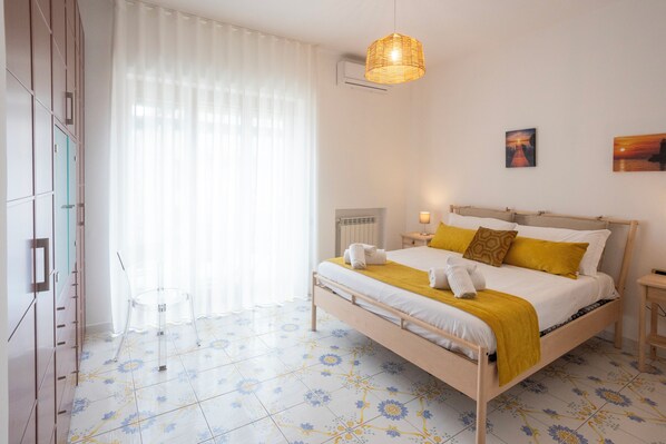 4 chambres, fer et planche à repasser, Wi-Fi, draps fournis