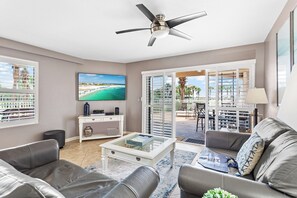 TV - Amalfi Coast 108A- Community Pool, Great Amenities, Steps to Beach! (Miramar Beach)