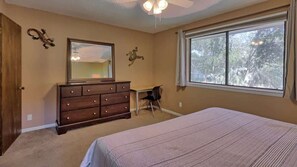 2 habitaciones, tabla de planchar con plancha y wifi gratis 