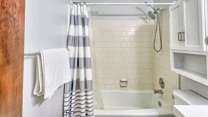 Douche, sèche-cheveux