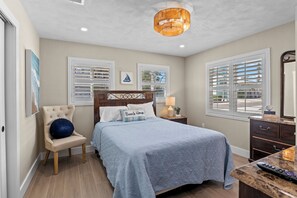 4 bedrooms, iron/ironing board, free WiFi, bed sheets