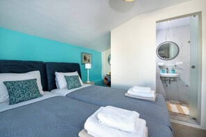 2 Schlafzimmer, Schreibtisch, Bügeleisen/Bügelbrett, Reisekinderbett