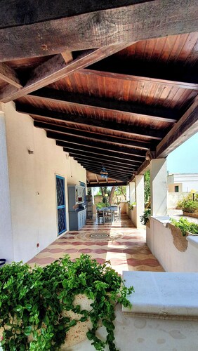 VILLA MIRABELLE, 8 Pt, TORRESANGIOVANNI, MARINA di UGENTO (LE) 200m from the Sea.