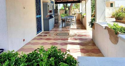 VILLA MIRABELLE, 8 Pt, TORRESANGIOVANNI, MARINA di UGENTO (LE) 200m from the Sea.